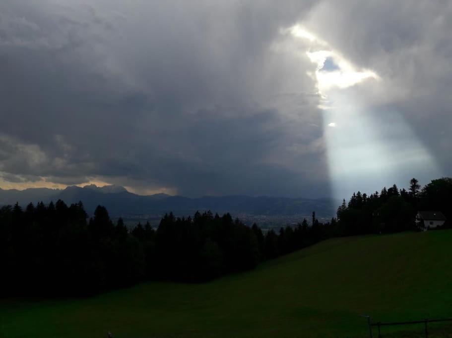 Grosszuegige Ferienwohnung Am Skigebiet Boedele Mit Rheintalblick Dornbirn Bagian luar foto