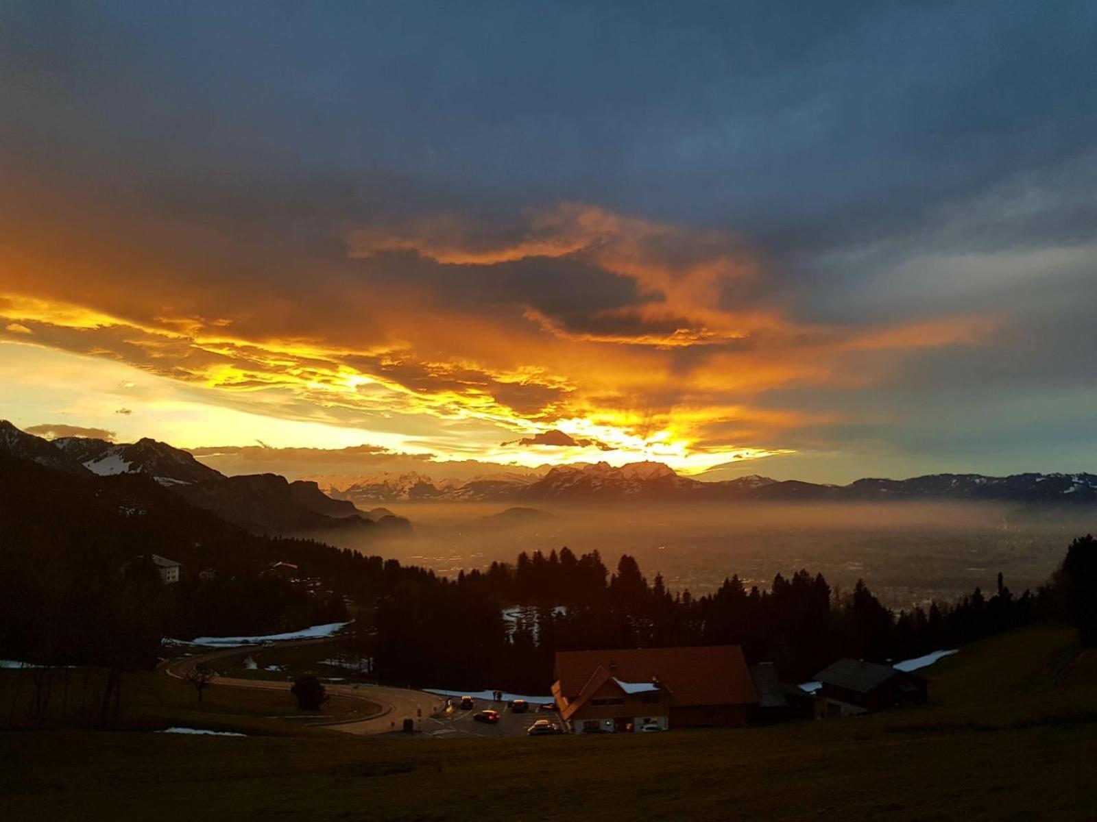 Grosszuegige Ferienwohnung Am Skigebiet Boedele Mit Rheintalblick Dornbirn Bagian luar foto